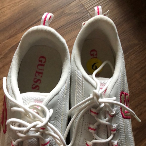 Guess shoes size 9 - Picture 2 of 6